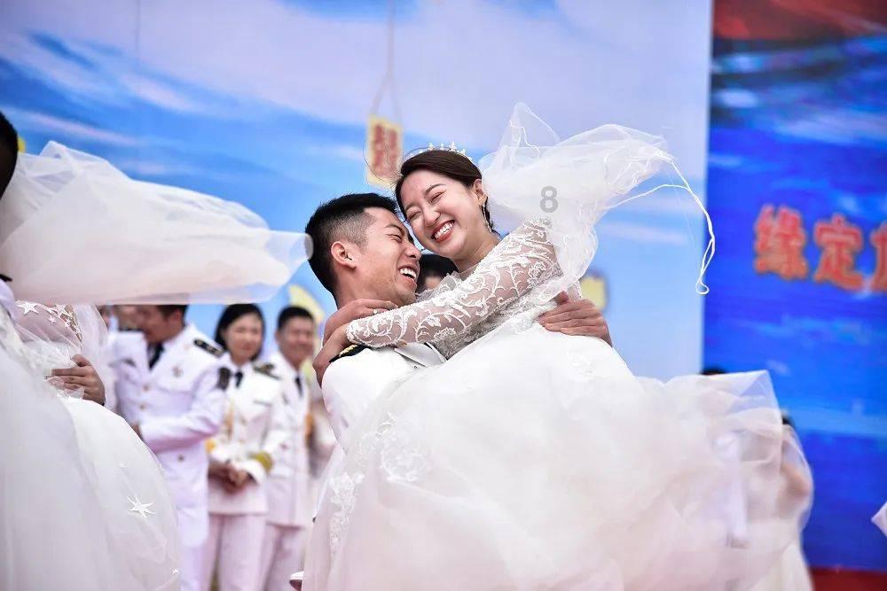 拯救电力塔的泰坦
